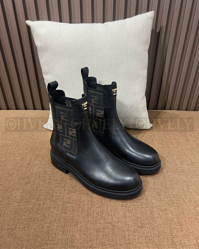 펜디 필로 레더 첼시 부츠