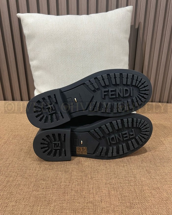 펜디 필로 레더 첼시 부츠