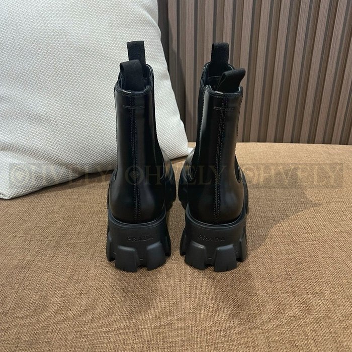 프라다 삼각 로고 앵클 부츠