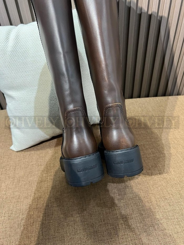 미우미우 퓌메 가죽 부츠