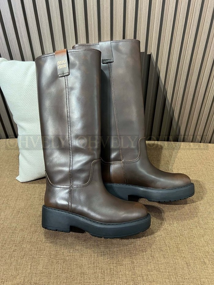 미우미우 퓌메 가죽 부츠