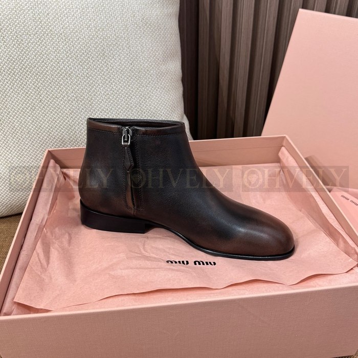 미우미우 퓨메 가죽 부티