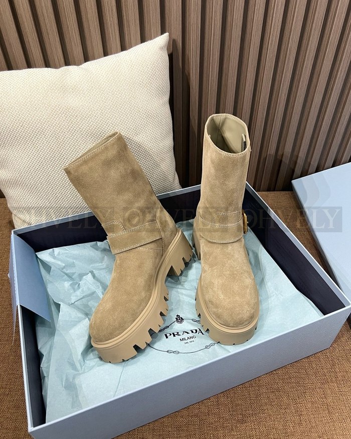 프라다 레더 부티 블랙