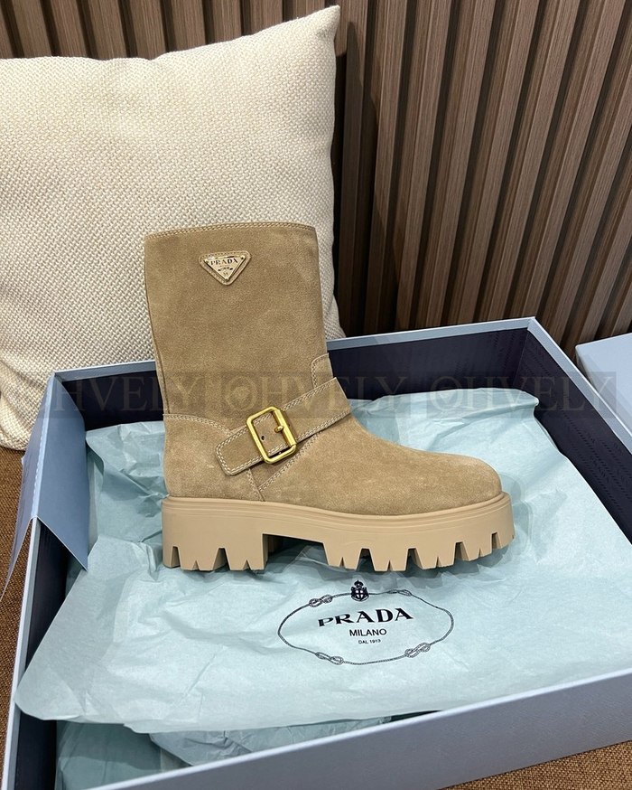 프라다 레더 부티 블랙