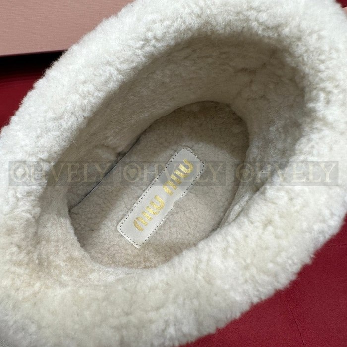 미우미우 스웨이드 부츠