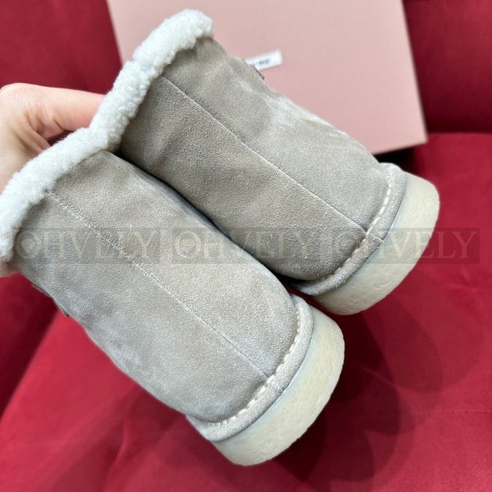 미우미우 스웨이드 부츠