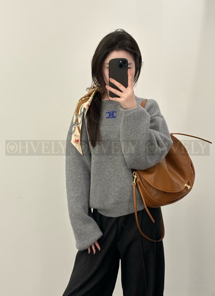 【 ZP 】Celine 니트 맨투맨 티셔츠 그레이 (매장가 390만원)