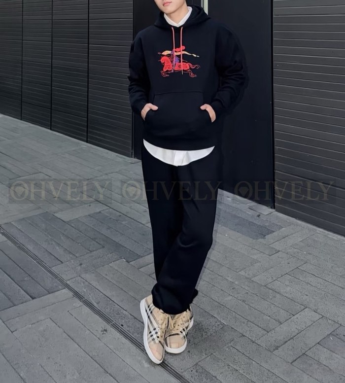 【 ZP 】Burberry 후드티 네이비 (매장가 135만원)