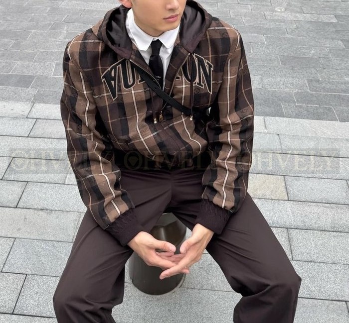 【 ZP 】LOUIS VUITTON 후드 집업 (매장가 546만원)