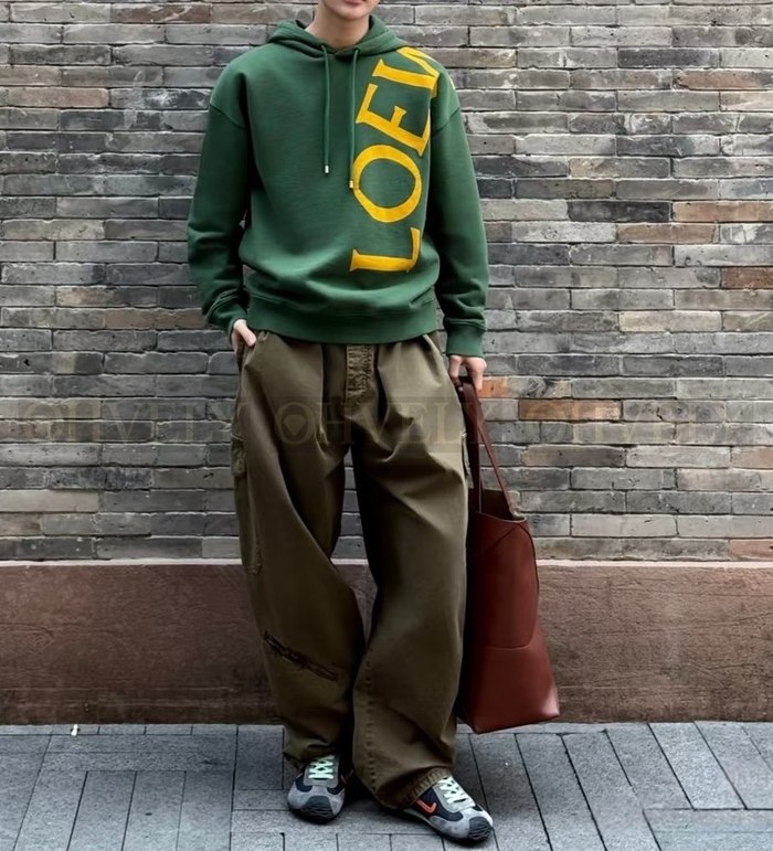 【 ZP 】LOEWE 후드 맨투맨 (매장가 170만원)