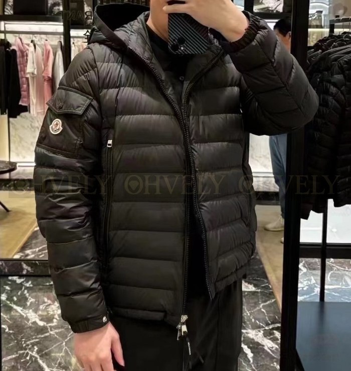 【 ZP 】MONCLER 패딩 (매장가 240만원)