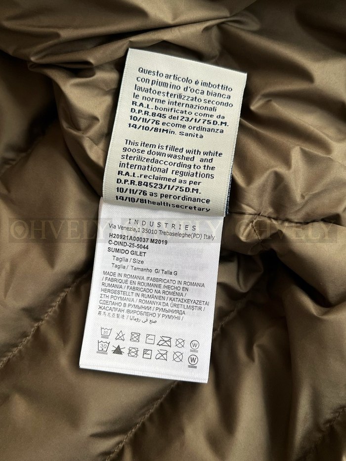 【 ZP 】MONCLER 패딩 (매장가 240만원)