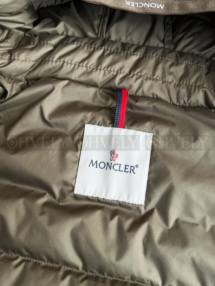 【 ZP 】MONCLER 패딩 (매장가 240만원)