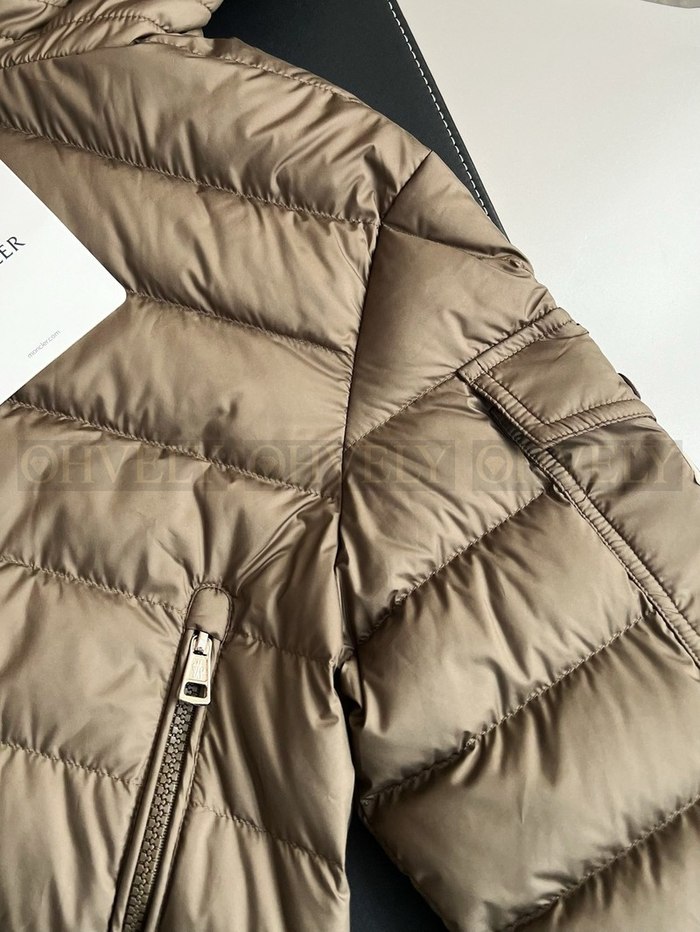 【 ZP 】MONCLER 패딩 (매장가 240만원)