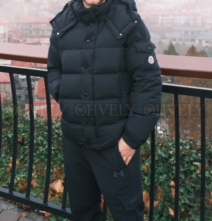 【 ZP 】MONCLER 패딩 (매장가 353만원)