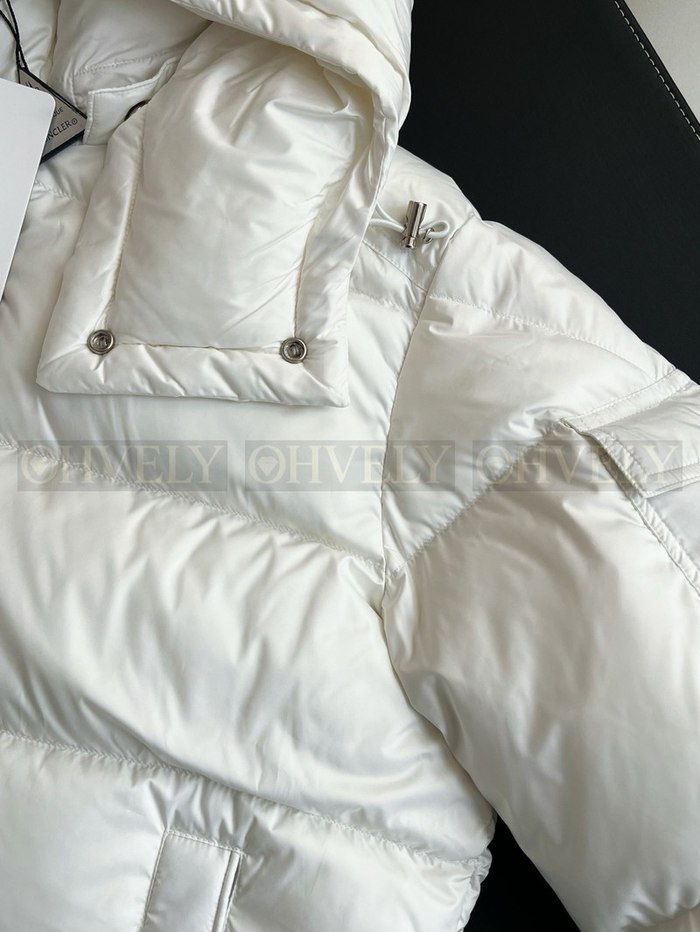 【 ZP 】MONCLER 패딩 (매장가 353만원)