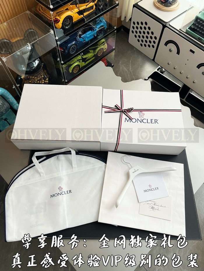 【 ZP 】MONCLER 패딩 (매장가 353만원)