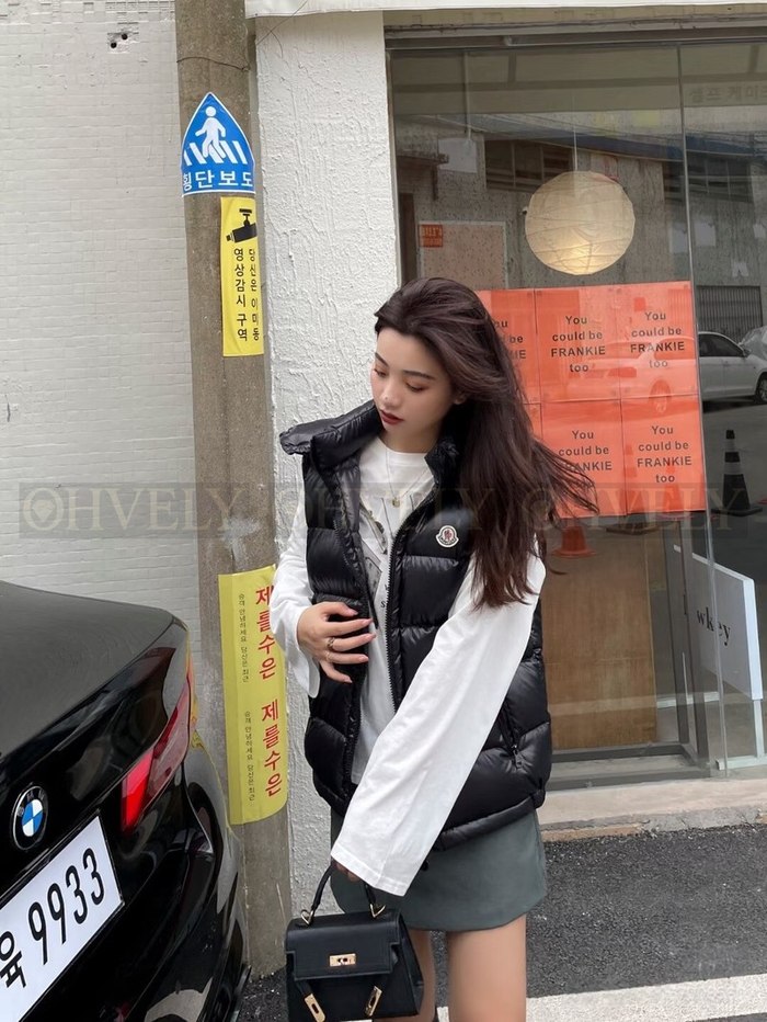 【 ZP 】MONCLER 패딩 조끼 (매장가 184만원)