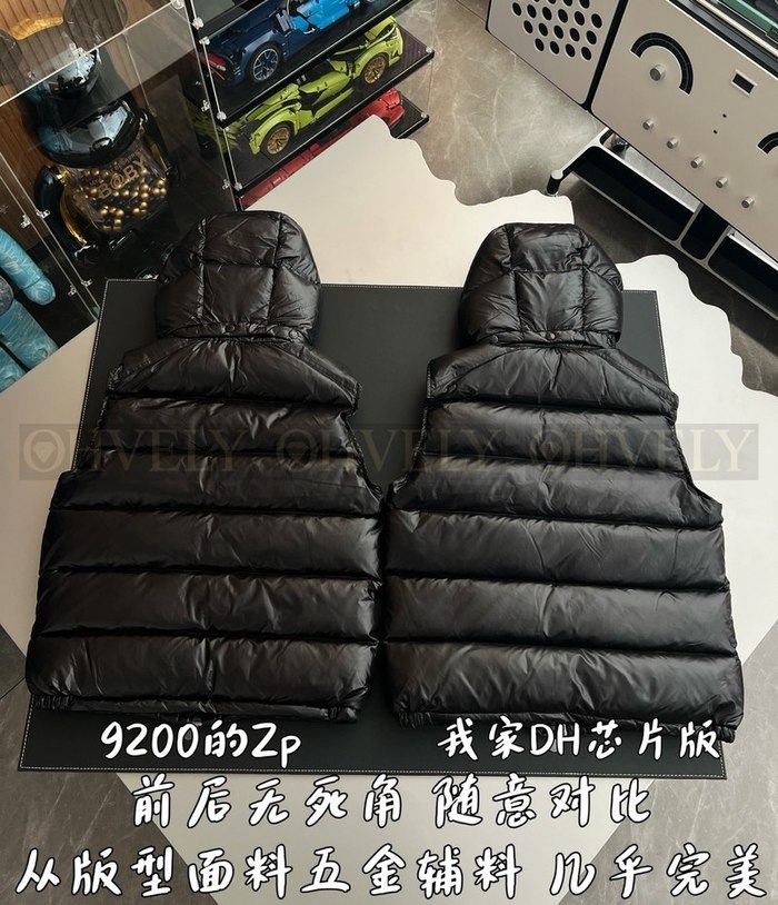 【 ZP 】MONCLER 패딩 조끼 (매장가 184만원)