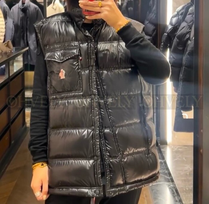 【 ZP 】MONCLER 패딩 조끼 (매장가 276만원)