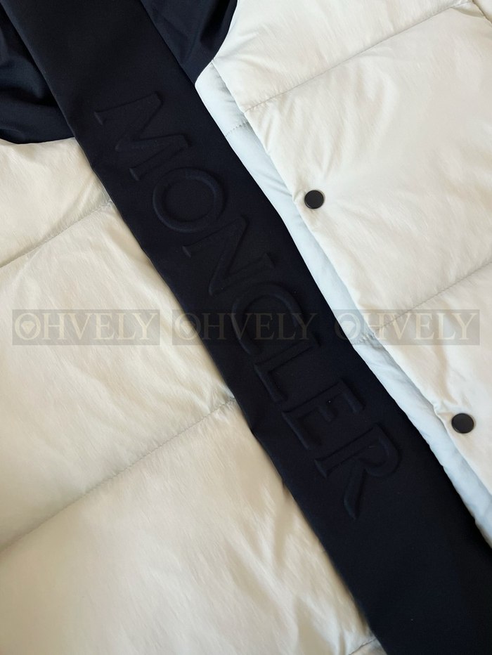 【 ZP 】MONCLER 패딩 (매장가 356만원)