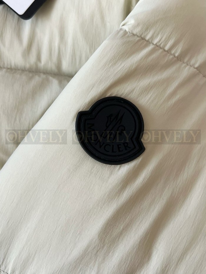 【 ZP 】MONCLER 패딩 (매장가 356만원)