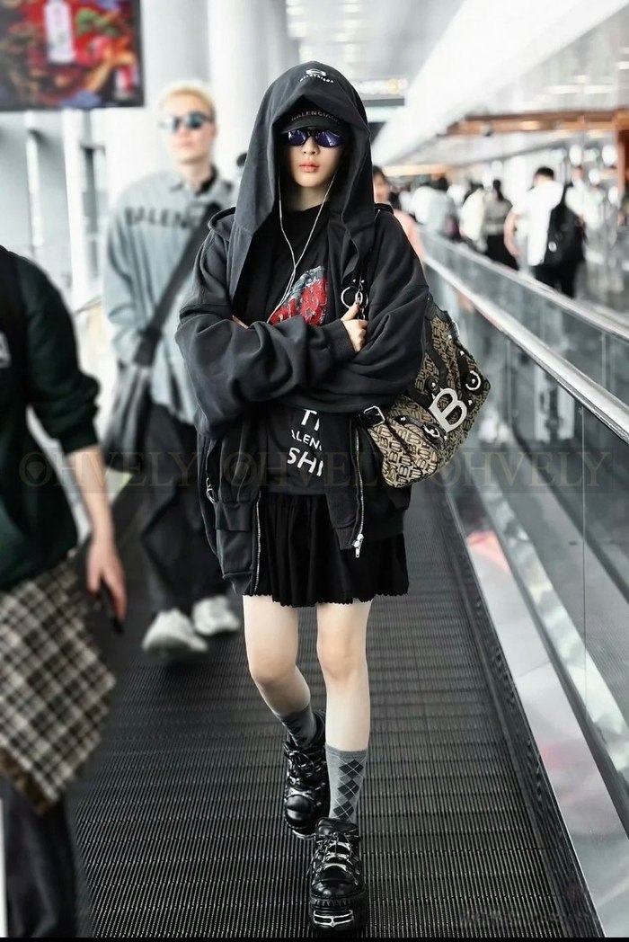 【 ZP 】BALENCIAGA 집업 후드 (매장가 476만원)