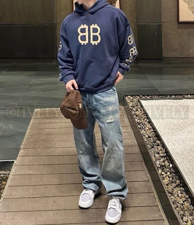 【 ZP 】BALENCIAGA 후드 맨투맨 (매장가 232만원)