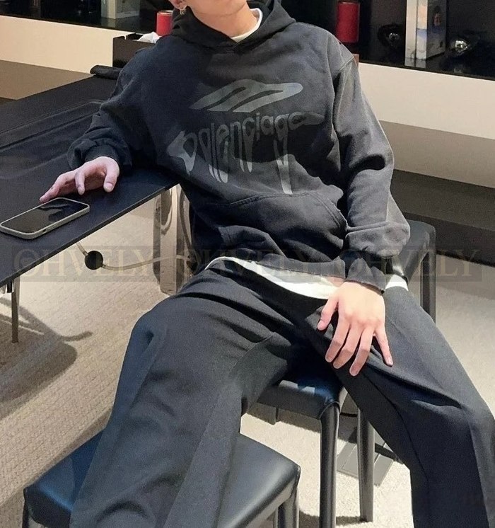 【 ZP 】BALENCIAGA 후드 맨투맨 (매장가 218만원)