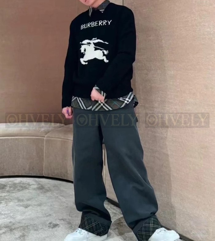 【 ZP 】Burberry 맨투맨 티셔츠 (매장가 225만원)