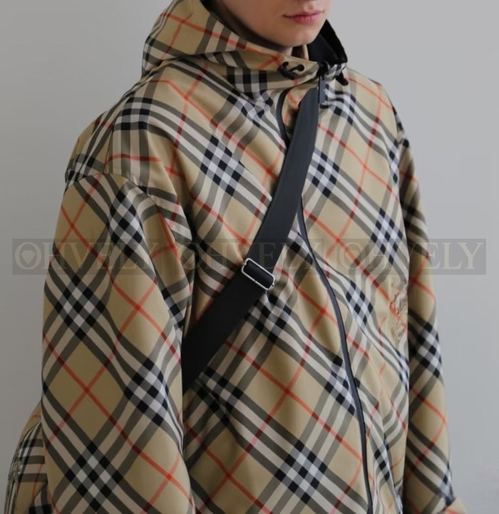 【 ZP 】Burberry 자켓 (매장가 310만원)
