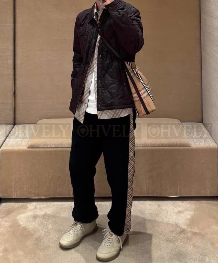 【 ZP 】Burberry 사이드 스몰 체크 바지 (매장가 119만원)