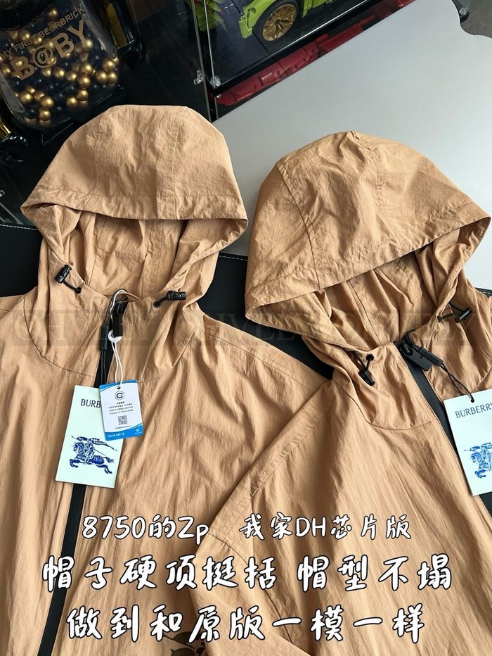 【 ZP 】Burberry 라이트웨이트 베이지 나일론 브렌드 자켓 (매장가 175만원)