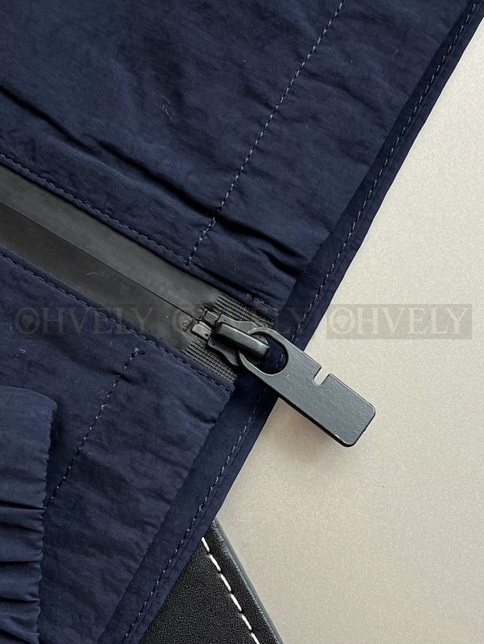 【 ZP 】Burberry 나일론 네이비 후드 자켓 (매장가 175만원)