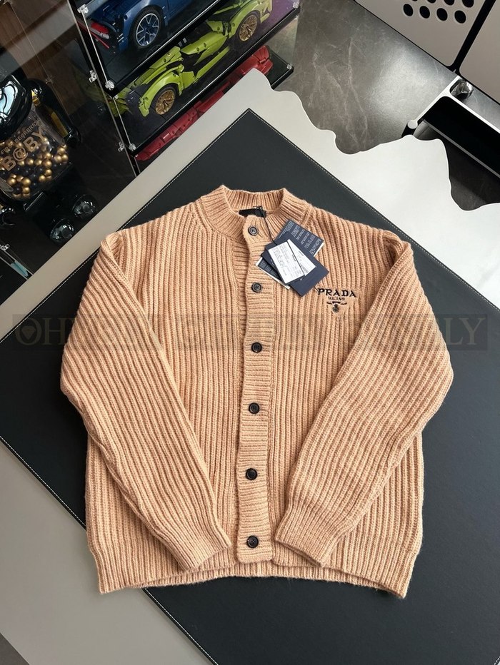 【 ZP 】Prada 가디건 (매장가 402만원)
