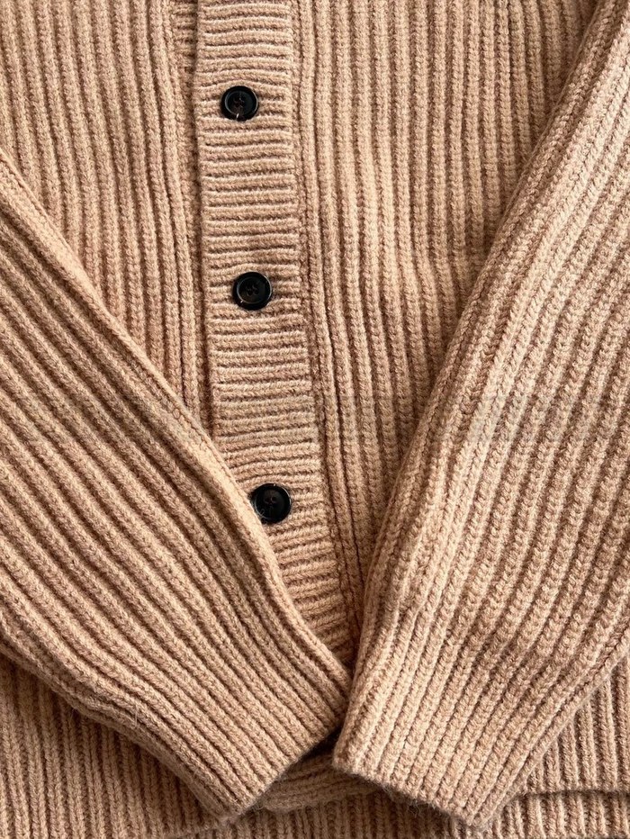 【 ZP 】Prada 가디건 (매장가 402만원)