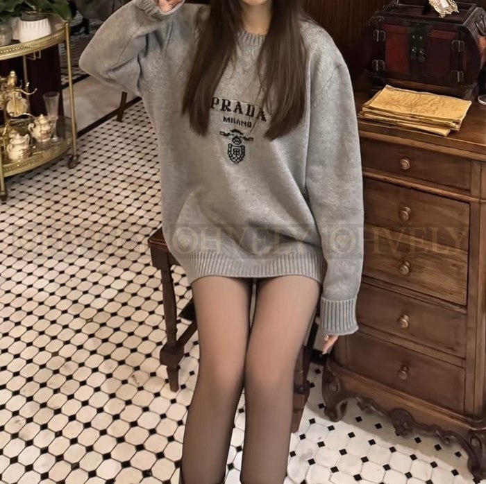 【 ZP 】Prada 맨투맨 그레이 (매장가 197만원)