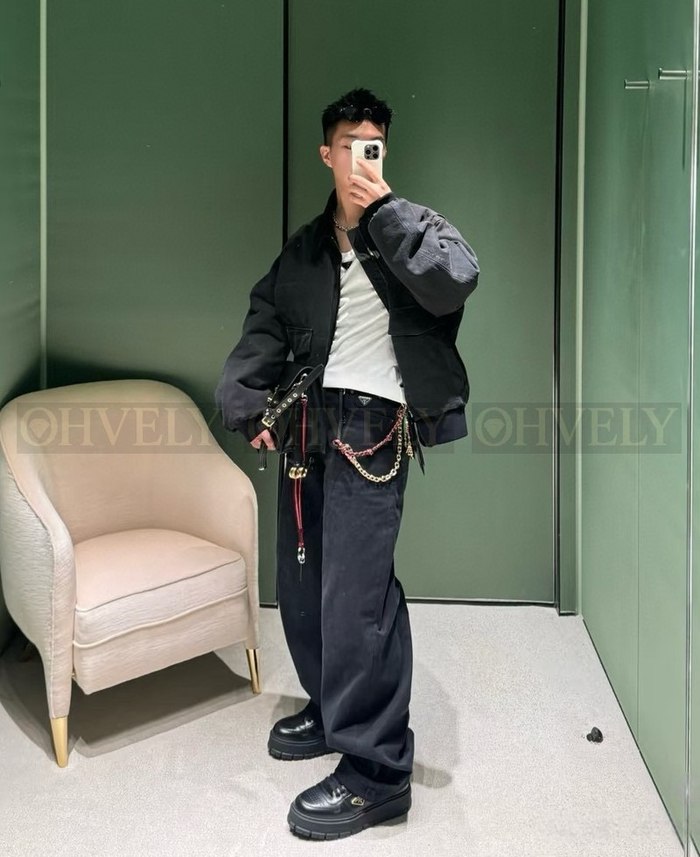 【 ZP 】Prada 자켓 (매장가 852만원)