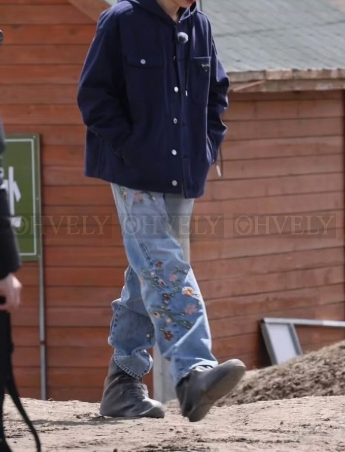 【 ZP 】Prada 후드 자켓 (매장가 334만원)