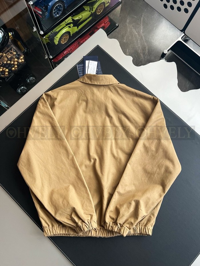 【 ZP 】Prada 바람막이 자켓 (매장가 386만원)