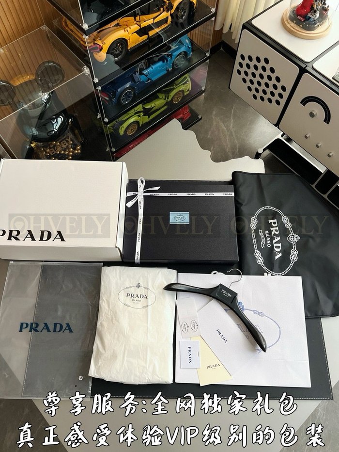 【 ZP 】Prada 자켓 (매장가 386만원)