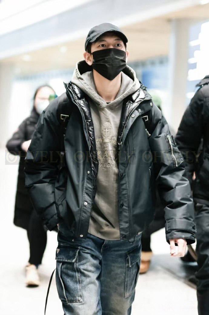 【 ZP 】Prada 점퍼 (매장가 598만원)