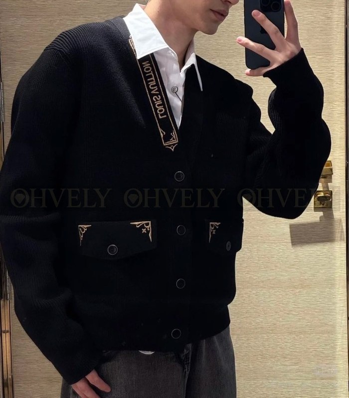 【 ZP 】LOUIS VUITTON 가디건 (매장가 356만원)