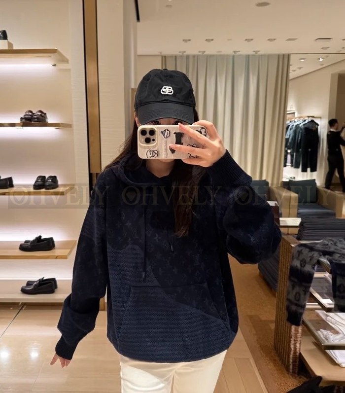 【 ZP 】LOUIS VUITTON 후드 맨투맨 (매장가 340만원)