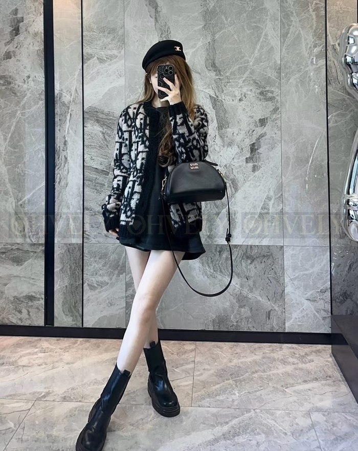 【 ZP 】DIOR 스웨터 자켓 (매장가 420만원)