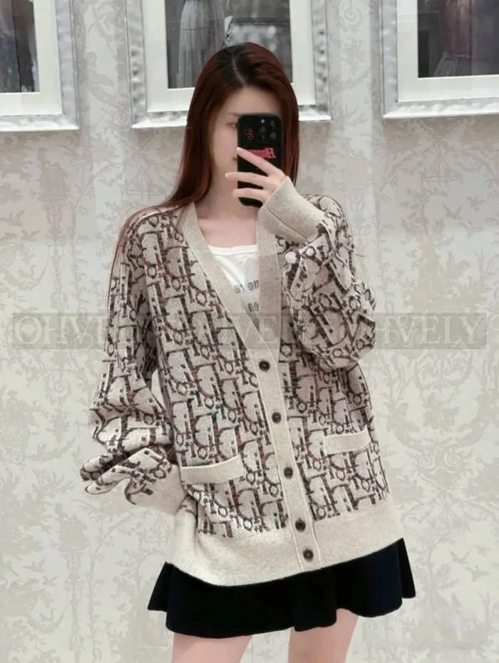 【 ZP 】DIOR 스웨터 가디건 (매장가 310만원)