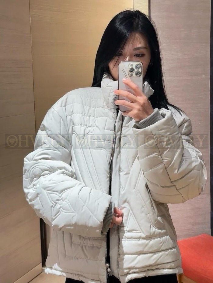 【 ZP 】LOUIS VUITTON 다운 패딩 (매장가 582만원)