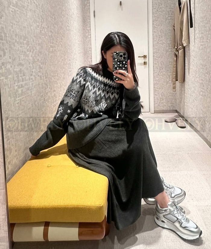 【 ZP 】LOUIS VUITTON 니트 (매장가 562만원)