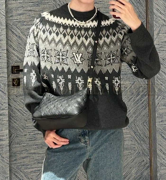 【 ZP 】LOUIS VUITTON 니트 (매장가 562만원)