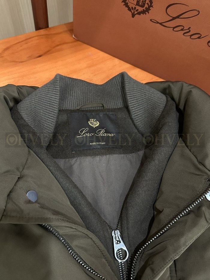 【 ZP 】LoroPiana 패딩 조끼 (매장가 760만원)